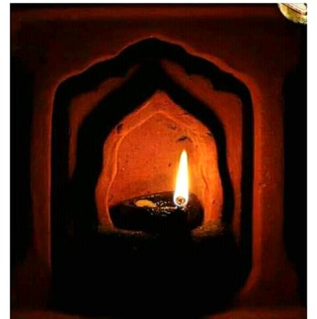 اک دیا_آس کا جلا لوں کیا؟؟
مجھ میں ہونے لگی ہے گہری شب