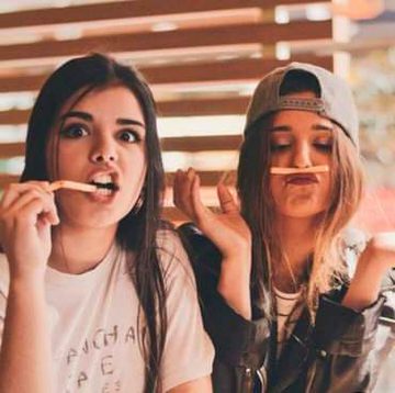 Mere dost mere jan hai or jan tu har kese  ko piyari hoti hai talia plz wapis ajao❤💐💐