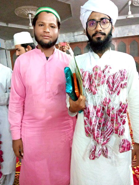 AllAh Ke FazLoO karam se bahii ka alim ka koOrS PuRa Howa

TanHai And Ahmed raza