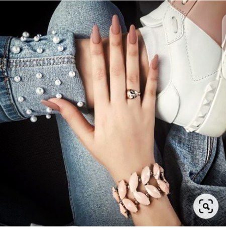 Atni mohabat 😍 Hy apsy k 

Bat toh dor bat apka nam b nah lynye donh kisi ko🙈

Warning!☠️😜