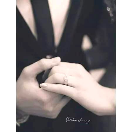 ہم سا ہونا اور جہاں میں ممکن ہی نہیں ہے
ہماری مسکراہٹ سے ہزاروں دل دھڑکتے ہیں🥀🥀💞💞
❣️