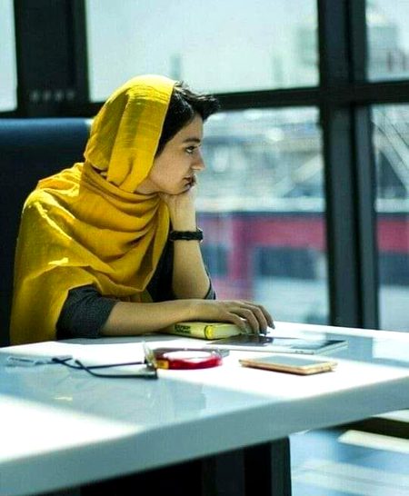 ﮐﺒﮭﯽ ﮔﺮﺩﺵ ﺯﻣﺎﻧﮧ ﺗﮭﻤﺎ ﺗﻮ
ﺳﺎﻣﻨﮯ ﺑﭩﮭﺎ ﮐﮯ ﻓﺮﺻﺘﯿﮟ ﻧﮑﺎﻝ ﮐﮯ ﺗﺠﮭﮯ ﻏﻮﺭ ﺳﮯ ﺩﯾﮑﮭﻮﮞ ﮔﺎ
ﺗﻢ ﻣﯿﮟ ﺍﯾﺴﺎ ﮐﯿﺎ ﺗﮭﺎ ﺟﻮ ﻣﯿﮟ ﻧﮯ ﺍﺗﻨﮯ ﺳﺎﻝ ﺿﺎﺋﻊ ﮐﺮ ﺩﯾﮯ