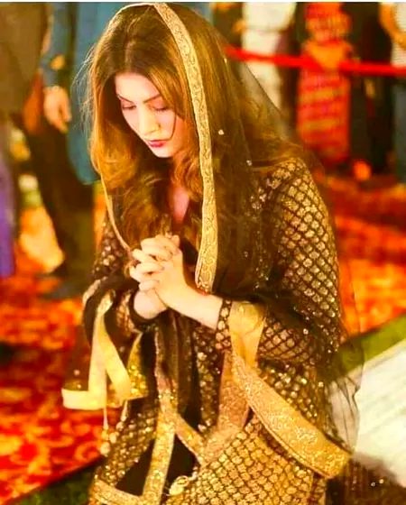 اللہ جی آسانی فرما دیجئے رہ آسان کر دے دیجئے مشکل کشا کے صدقے سے 😢😢