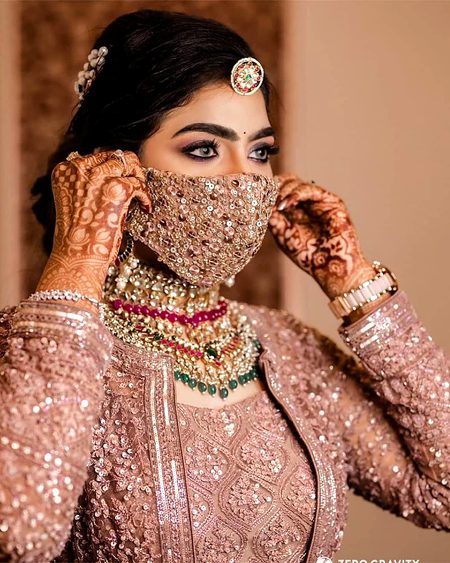 تُم سے ہم راستہ بدل کر بھی 
تیری جانب ہی چلتے رہتے ھیں۔❤️