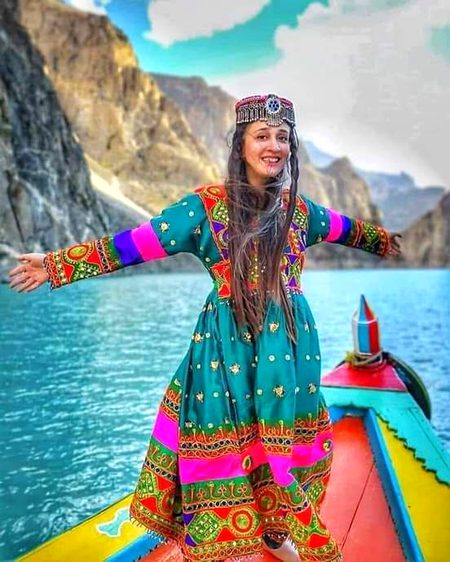 Attabad lake hunza valley😍