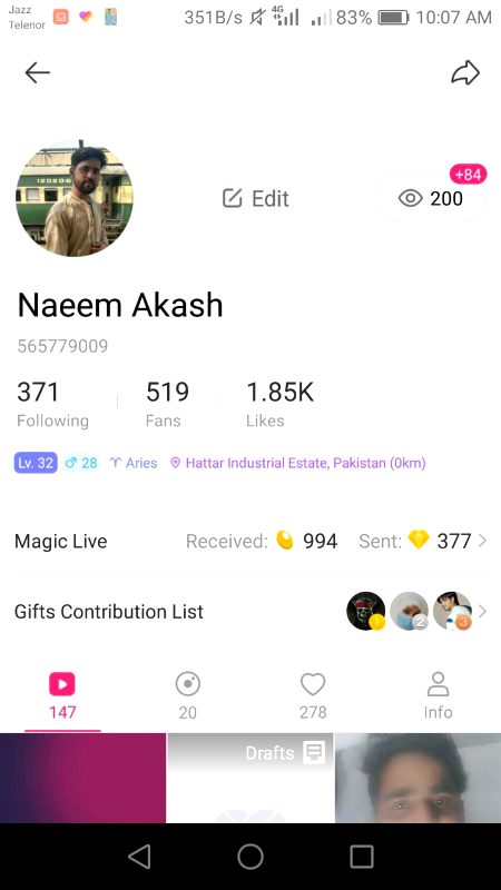 Plz guys join me on likee its my id