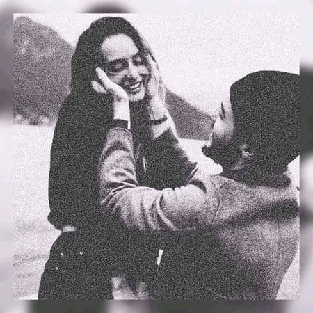 Kash wo un rahy mujh men...!
Jaise gumaan rehtaa h.....,!!
