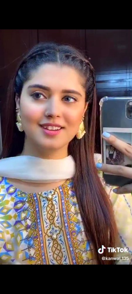 تم ہمارے ہو بس ہمارے 
  😘😘😘

اب اسے محبت سمجھو یا قبضہ 
😚😚😚

ڈالی جو تم پہ کسی نے نظر
😡😡😡

تو دنیا ہلا دیں گئیں

😉😉😉

  ❤ A.B ❤