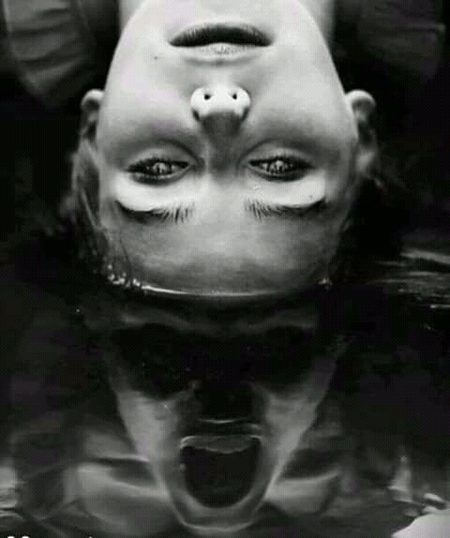 Men apny ap ko itna smeet sakta hun..!!!
Kahen bh qabar bna do men late sakta han...!!