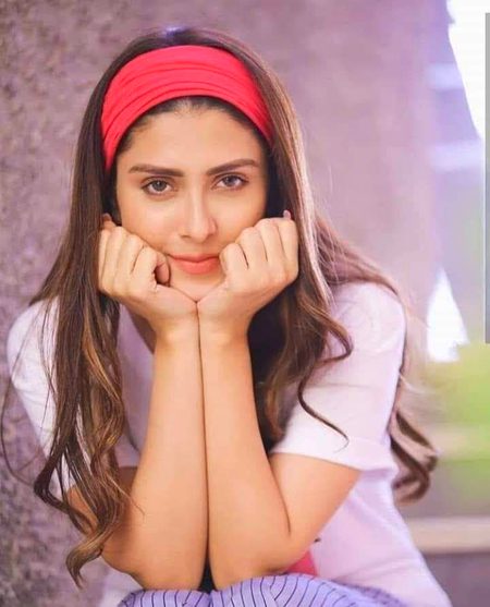 میعار اپنا ہم نے
 گرایا نہیں کبھی----!!!!😍❤
جو گر گیا نظروں سے
 وہ بھایا نہیں کبھی---!!!❤👌