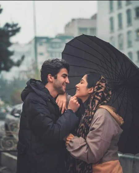 ابھی خوبصورت چہرہ ہے عاشق بہت ہونگے
جو جھریاں بھی چومے ، ایسا دلبر تلاش کر