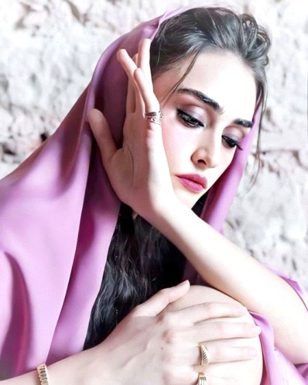 ❤❤Stunning Esra bigic💜💜