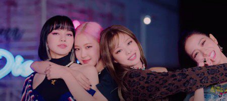 We are the lovesick girls
You can't just end this love on your own
We are the lovesick girls
I'm nothing without this pain
But we were born to be alone
Yeah, we were born to be alone
Yeah, we were born to be alone
But why we still looking for love?💜