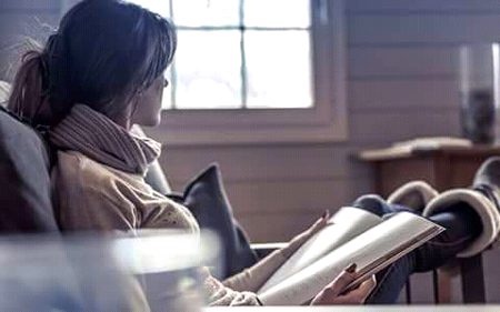 "جب تیرا درد میرا ساتھ وفا کرتا ہے"
..
..
"ایک سمندر میری آنکھوں سے بہا کرتا ہے"