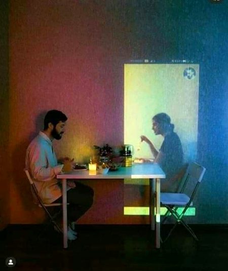 تمام عُمر کٹے گی یونہی سرابوں میں؛
وہ سامنے بھی نہ ہوگا نظر بھی آئے گا