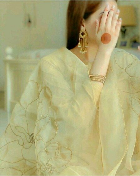 اس دور کی محبتیں نوافل کی طرح ہیں۔۔۔
ادا ہو گئیں تو ٹھیک ورنہ کونسی فرض تھیں۔۔۔