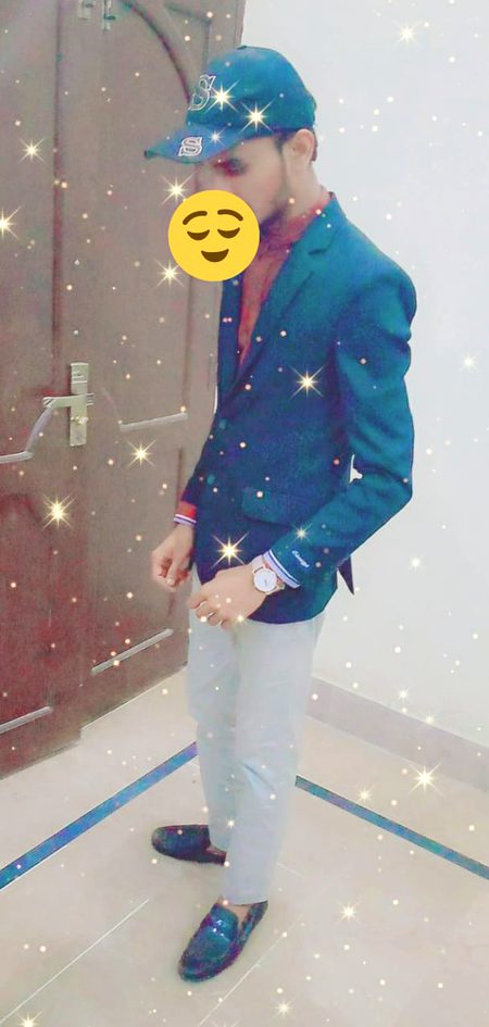 Ahaaaan looking down.. indirectly noticing upside down ..Laughed