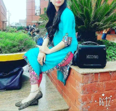 نہ جانے لوگ ہمیں کیوں دیکھ کر جلتے ہیں🔥 ہماری تو عادت ہے غم میں بھی...
مسکرانے کی🙂👑