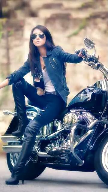 شیر کی سواری اور ہماری یاری

😏😏😏
صرف نصیب والوں کو ملتی ہے
😉😉😉

❤A.B❤