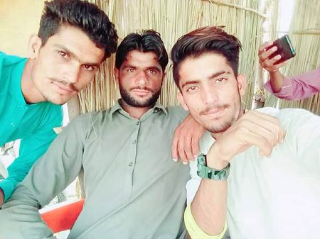 tUm Aaogay mujhe milne khabar ye bhi tumhi lana.