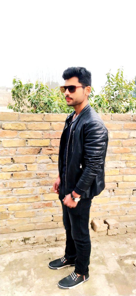 اپنی عزت بنانے کے لیے
دوسروں کو عزت دینا سیکھو