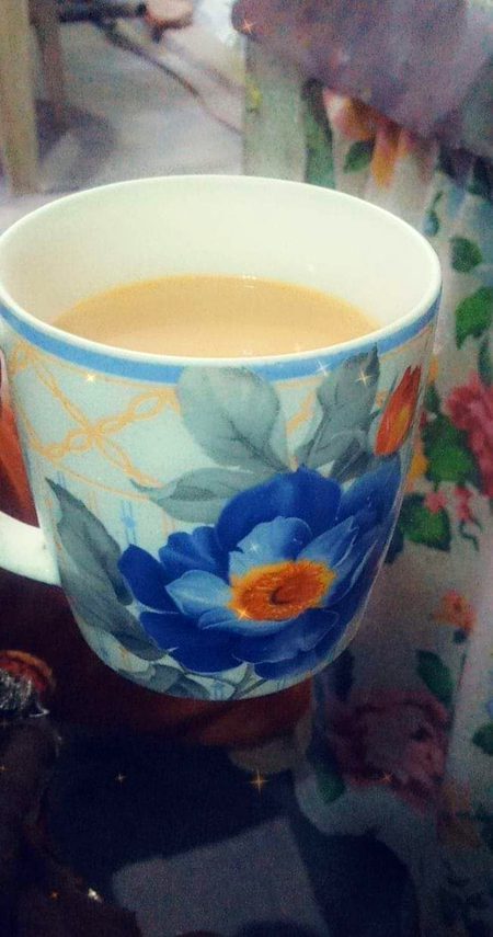کہاں پوری ہوتی ہیں دل کی ساری خواہشیں❤❤
سردی بھی ہو چائے☕ بھی ہو☕اورآپ بھی ہو😊