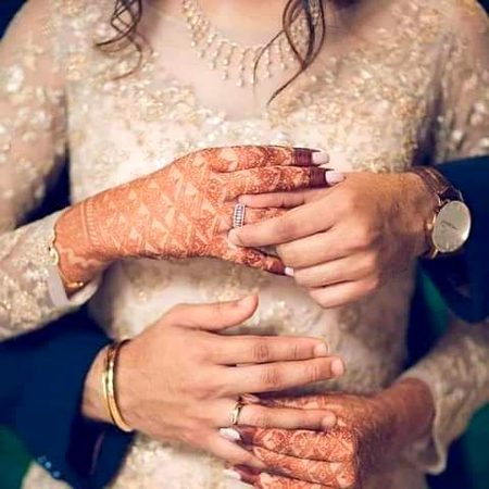 تم کہو تو 
قید کر لوں تمھاری انگلی کو 
محبت کی انگوٹھی میں 🥀