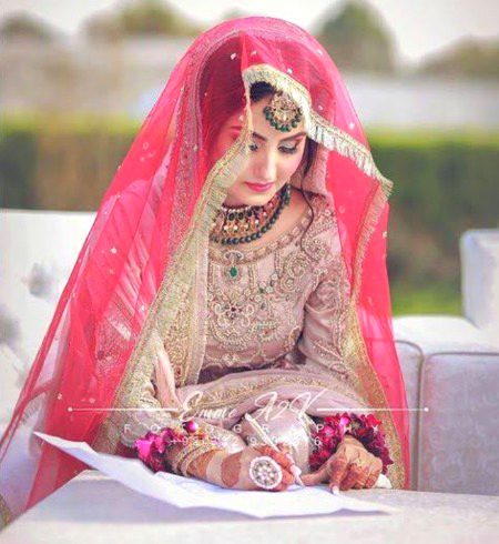 Hy guyz dmdm ki sb gis aj abi sy meri behny hn ok... Bcz m engaged.. ❣️With My love my golgappa