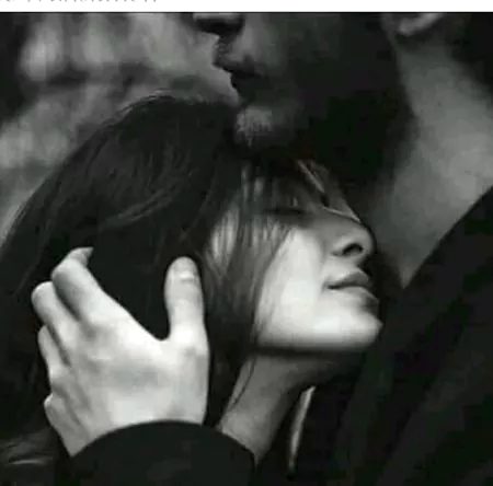 گردنیں کون جھکاتا ہے محبت میں😒😒🌹 یار سینے سے😌😌😌 لگانے کے لیے ہوتے ہیں😘😘