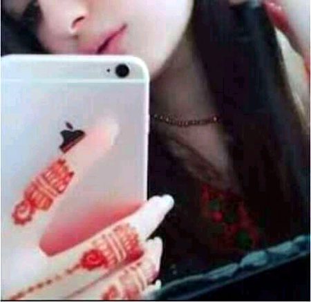 ضائع نہ کر اپنے الفاظ ہر کسی پہ 
خاموش رہ کر دیکھ تجھے سمجھتا کون ہے .....!!!