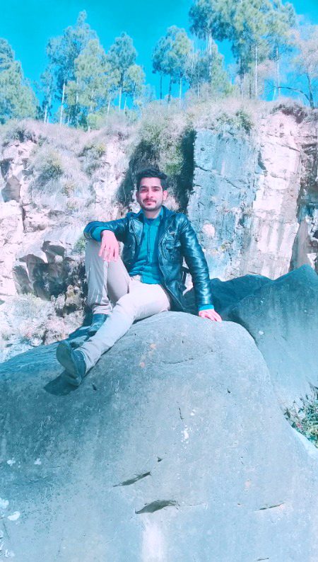 Mareez_E_Ishq pe rehmat khuda ki...
Marz barhta gaya jun jun dawa ki... 💔💔😪😪