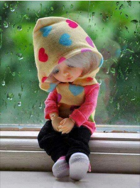 بہت بے بس ہے انسان چاہت کے آگے.جس نے جھکنا نہ سیکھا ہو کبھی وہ بھی جھک جاتا ہے قسمت کے آگے