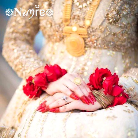 عورت کو نکاح کی صورت میں محبت دو، ورنہ گوشت کی تاڑ میں تو کتے ہوتے ہیں
 معزرت 
💓