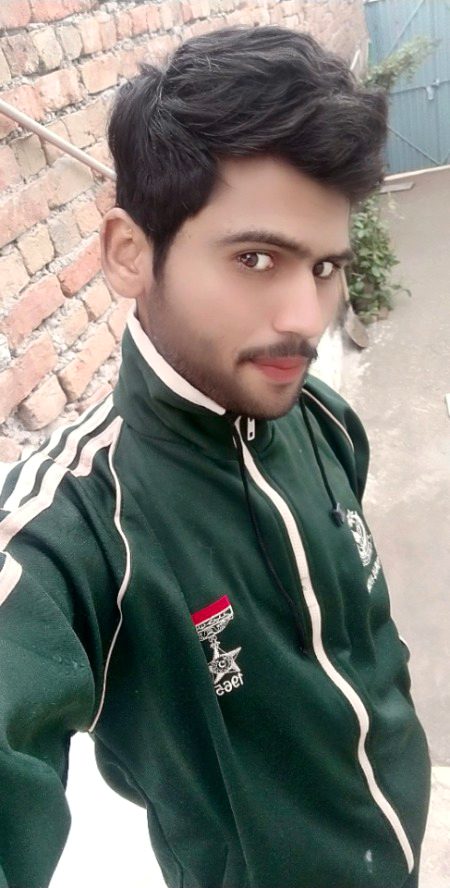 کہاں پوری ہوتی ہیں  دل کی ساری خواہشیں*
کہ بارش بھی ہو، یار بھی ہو ، اور پاس بھی ہو۔