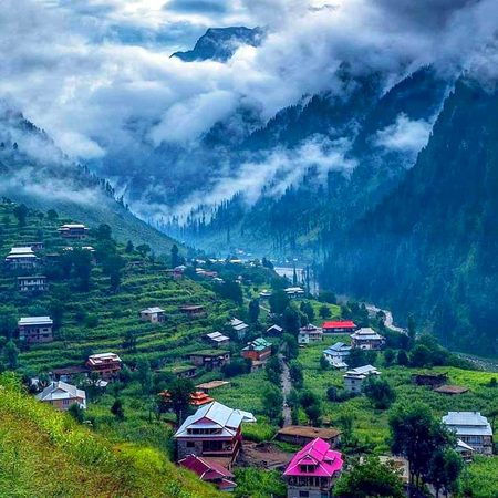 آزاد کشمیر کے خوبصورت قصبے "کیل" کا ایک منظ