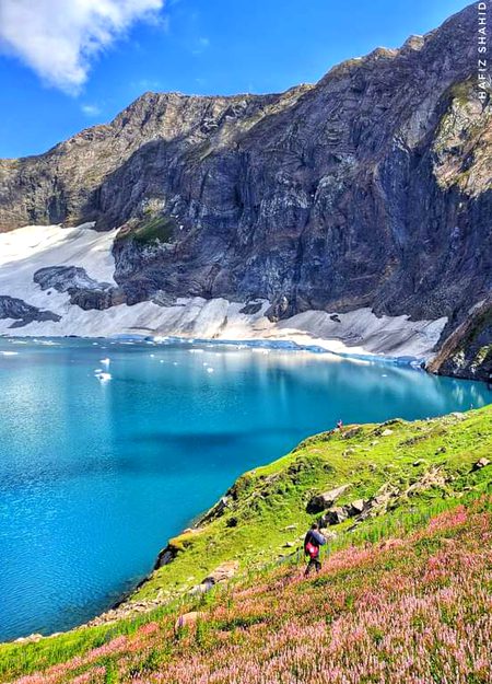 Ratti galli lake neelum valley pakistan😍