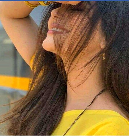 زندگی کو ہمیشہ مسکرا کر گزارو
کیونکہ تم نہیں جانتے یہ کتنی باقی ہے 🥀🖤