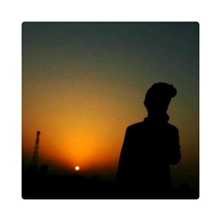 -" جب میں نے تمہارے قدموں میں گر کے تمہارے ساتھ کی بھیک مانگی تھی، وہ میری محبت کی، میرے صبر کی، میری انا کی آخری حد تھی_" 💔🥀