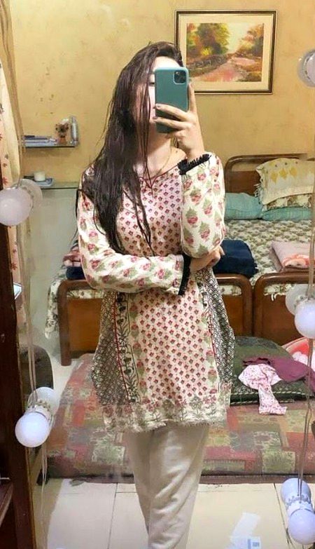 بہاروں سے کهلتی ہوئی لڑکی ہوں🔥 مسکرا کر سارا جہاں مہکا دیتی ہوں👑 - Um e Hania