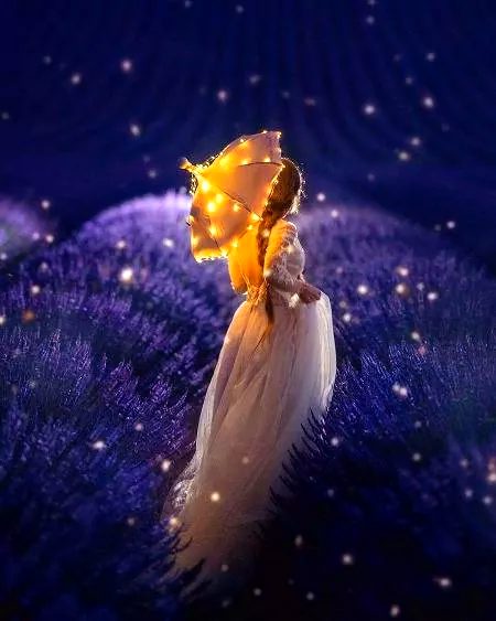 کسی کو کیا حاصل ہو گا ہمیں یاد کرنے سے...  پاگل

ہم تو عام سے انسان ہیں یہاں تو سب کو خاص کی تلاش ہے !!!❤❤