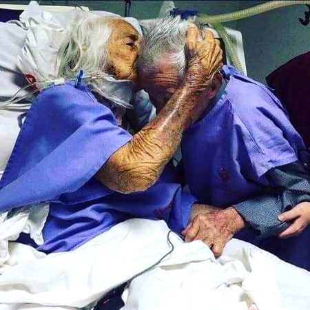 ایک طویل اور یادگار سفر  اپنے اختتام کے قریب     💔