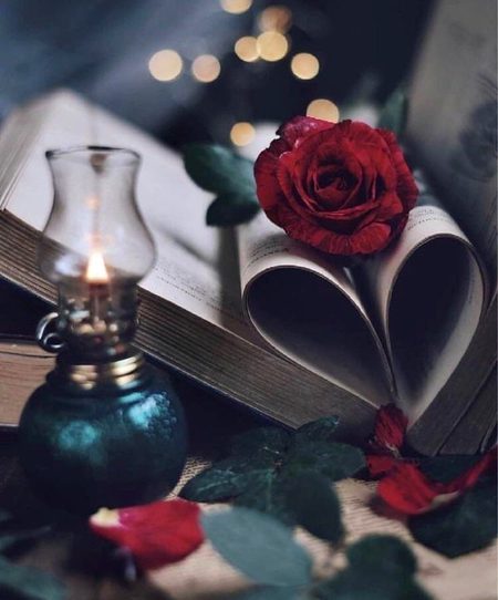 *ہم تک اگر پہنچ پاؤ تو آ جانا مرشد
*اپنا تعلق ھے اداس فرقوں سے.