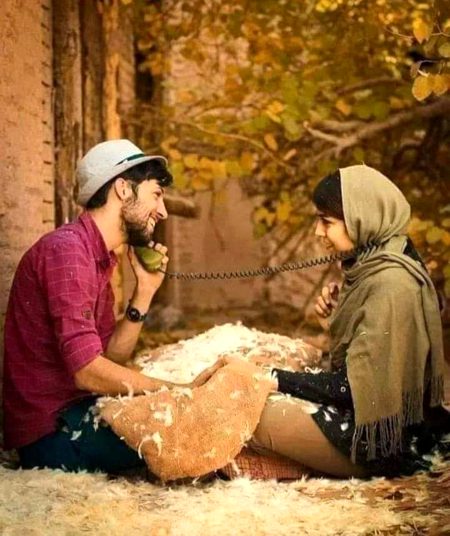 کردیا پھر ہم نے بھی اظہار الفت فون پر
بات تو انمول تھی، پر پانچ روپے میں ہوگئ