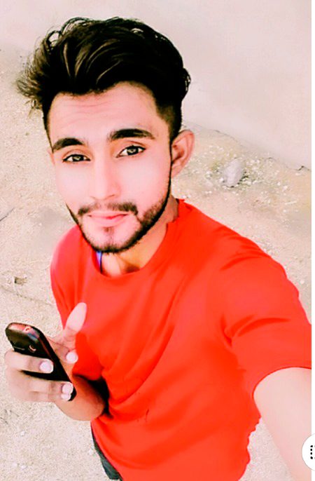 واہ غالب تیرے عشق کے فتوے بھی نرالے ہیں 
 وہ دیکھیں تو ادا____هم دیکھیں تو گناہ