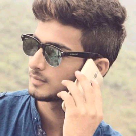 تیری حسیں نگاھوں کے تبسم کی قسم
سو بھی جاوں تو تیرے خواب  جگا دیتے ھیں