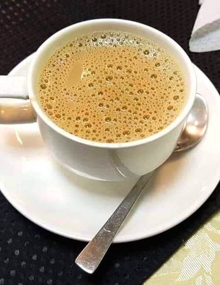 دسمبر کی 19 ویں صبح ہے
شال تو اس نے اوڑھی ہوگی
آدھی چائے پی لی ہوگی
آدھی عادتاً چھوڑی ہوگی
اور میری یاد_____ ارے کہاں
اسے اتنی فرصت تھوڑی ہوگی