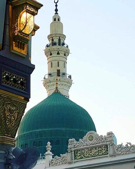 نصیب والوں میں میرا بھی نام ھو جائے
جو زندگی کی مدینے میں شام ھو جائے❤️