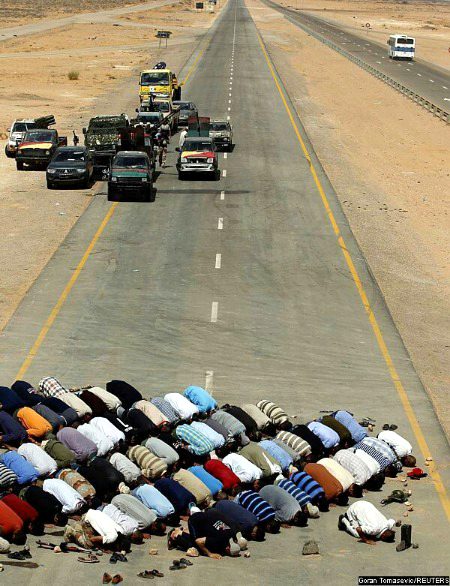 ماشاءاللہ__بیشک وہ جِسے چاہتا ہے اُسے سجدے کی توفیق عطا کرتا ہے💕💕