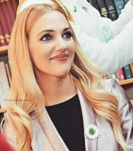 🌸 خوش ہونا ہے تو تعریف سنیےاور بہتر ہونا ہے تو تنقید سنیے🌸
