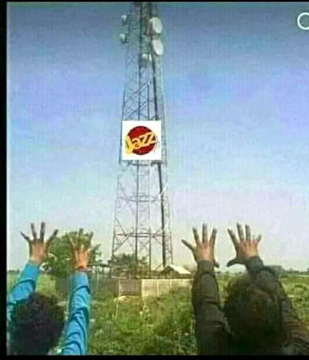 ملتان والو کی طرف سے در فٹے منہ تے لکھ دی لعنت ایہوں جئ سروس نہ انٹر نیٹ کی سپیڈاور نہ کال کرتے ہوۓ أواز صاف اور بغیر کسی وجہ سے اکاؤنٹ سے رقم کی کٹوتی